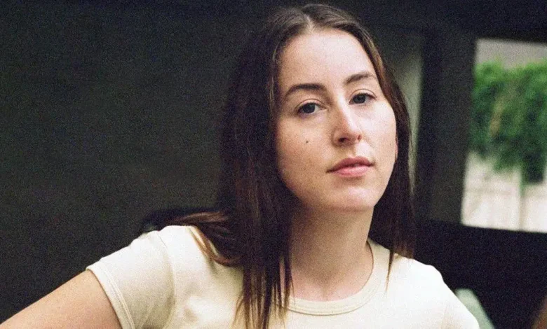 Alana Haim in talks to join Aubrey Plaza for The Heidi Fleiss Story