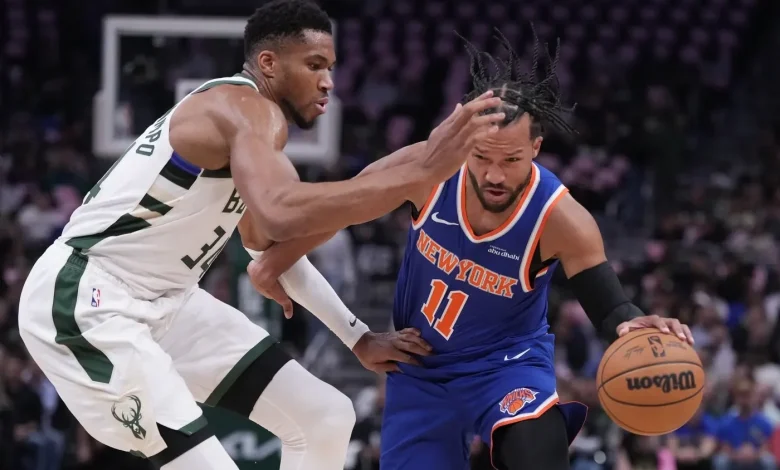 Antetokounmpo scores 37, Rollins adds 25 in Bucks’ 121-111 victory over Knicks