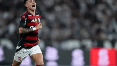 Atitude de Luiz Araújo em Racing x Flamengo chama a atenção pela torcida rubro-negra: “Ninguém faz isso”