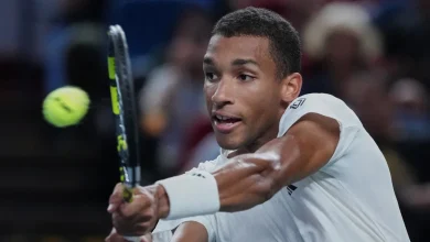 Auger-Aliassime keeps ATP Finals hopes alive with first-round win in Paris