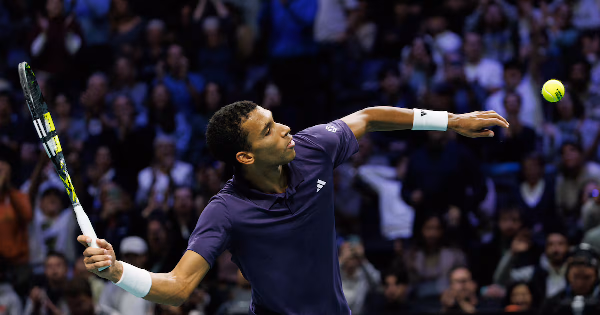 Auger-Aliassime liquide Vacherot et passe en demi-finale
