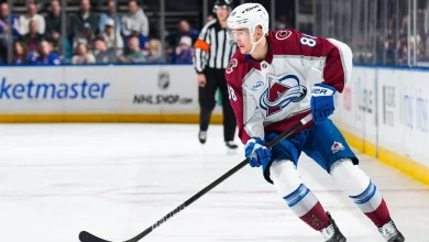 Avalanche ink center Necas to 8-year extension