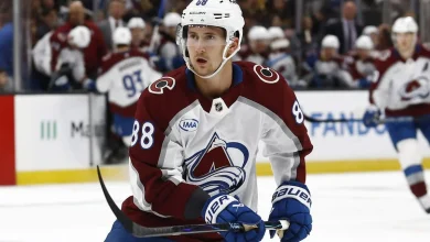 Avalanche sign Martin Necas to eight-year, $92 million contract