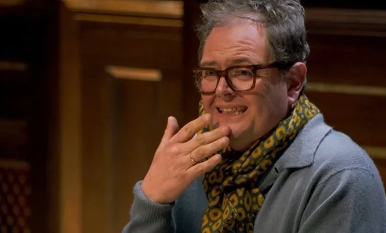 Celebrity Traitors star Alan Carr issues four-word 'plea' to Amanda Holden