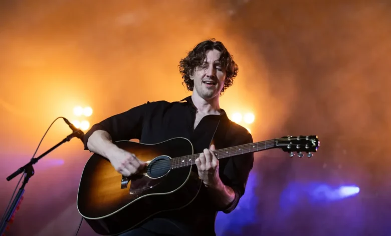 Dean Lewis Addresses Allegations of Inappropriate Behavior With Fans: 'I Understand Why People Are Angry'