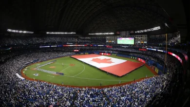 Deborah Cox and Rufus Wainwright Tapped to Perform "O Canada" at World Series Games in Los Angeles