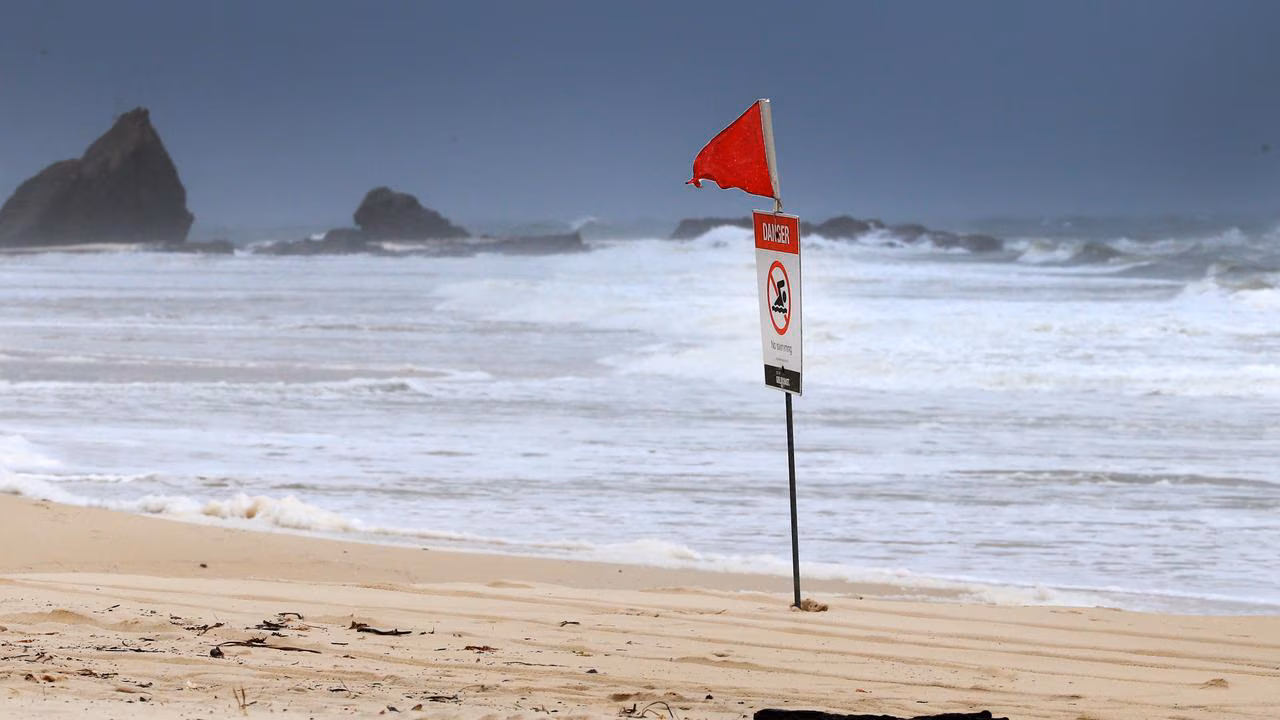 Desperate search for missing swimmers