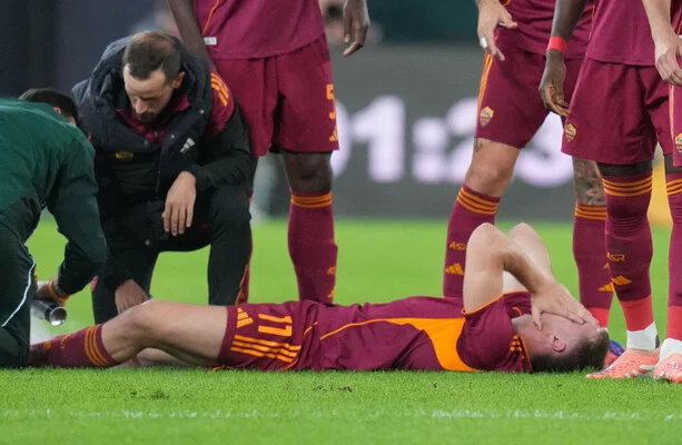 Evan Ferguson forced off injured after just seven minutes of Roma's Serie A clash