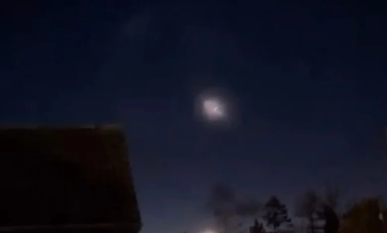 Explained: The 'strange light' spotted in sky across Ireland tonight