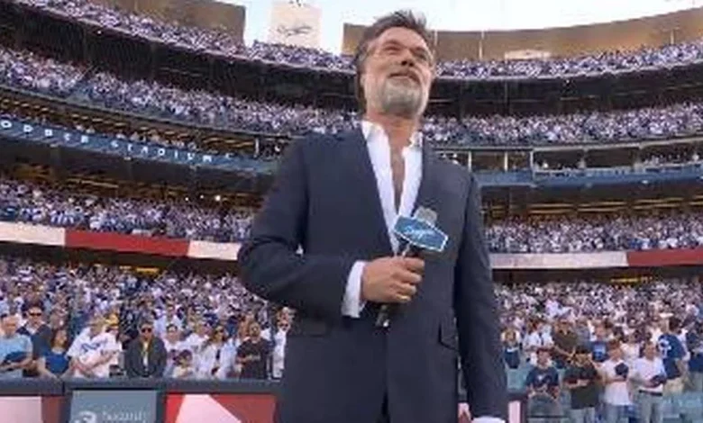 Fans at World Series slam Rufus Wainwright's botched rendition of national anthem as 'great faking'