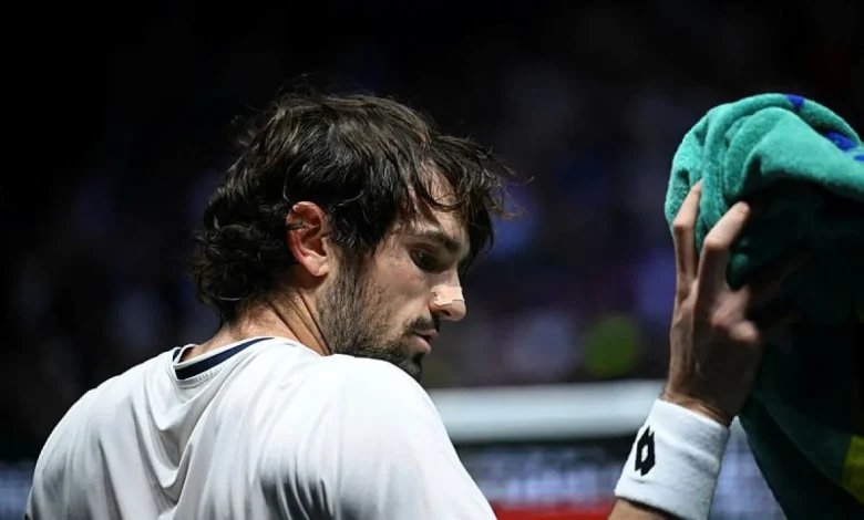 Fin de parcours pour Valentin Vacherot, battu par Félix Auger-Aliassime en quarts de finale du Rolex Paris Masters