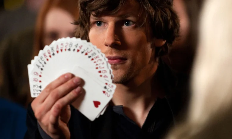 Forget lookalike contests, Now You See Me 3 star Jesse Eisenberg has launched the next viral marketing gimmick: impromptu magic shows