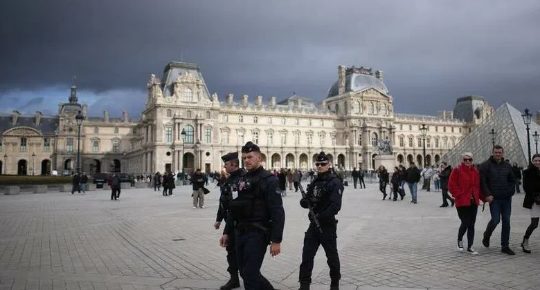 French senators say Louvre security not up to scratch