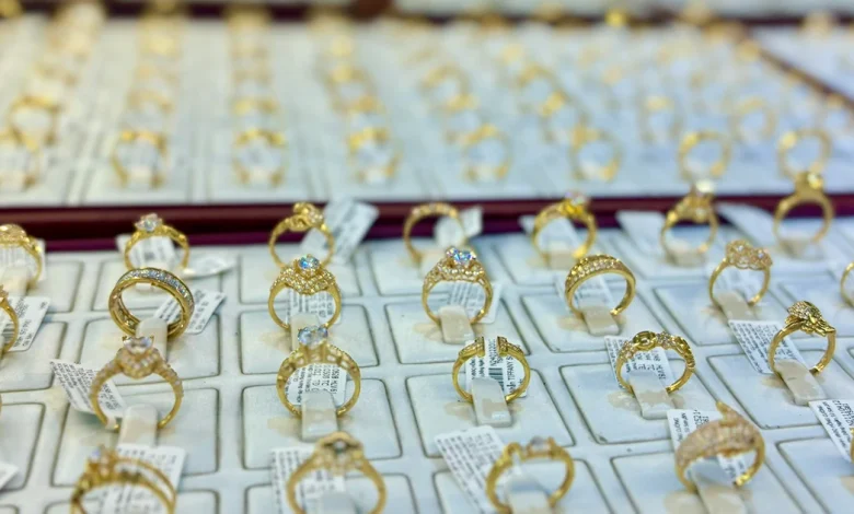 Giá vàng ngày 31/10: Vàng miếng SJC đứng yên và vàng nhẫn tiếp đà giảm