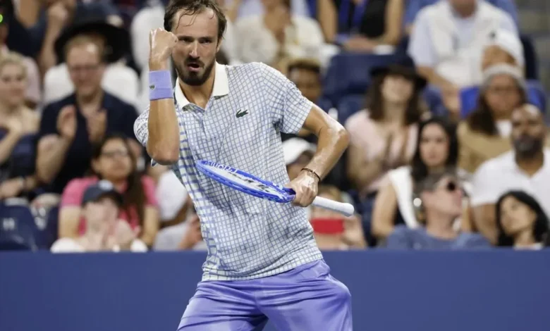 Grigor Dimitrov vs Daniil Medvedev Preview: Head-to-Head and Prediction for Paris Masters 2025