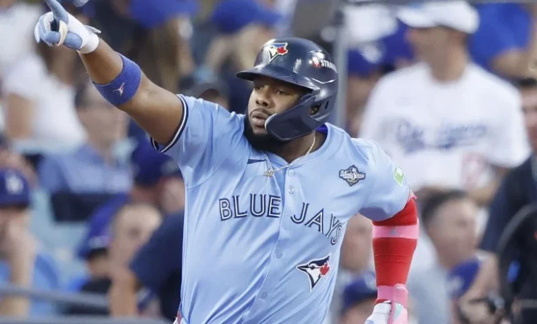 Guerrero, Blue Jays dominate Dodgers to even World Series 2-2