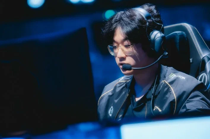 Hanwha Life Zeus Interview: Regrets After Worlds 2025 Loss to Gen.G