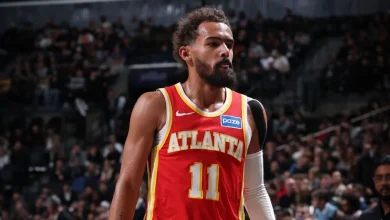 Hawks star Young exits game with knee sprain