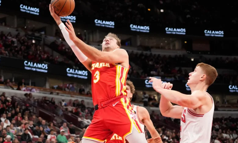Hawks the latest victims of Bulls' wave machine