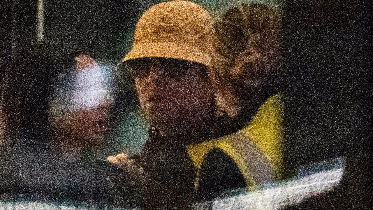 Huge star quietly slips into Australia