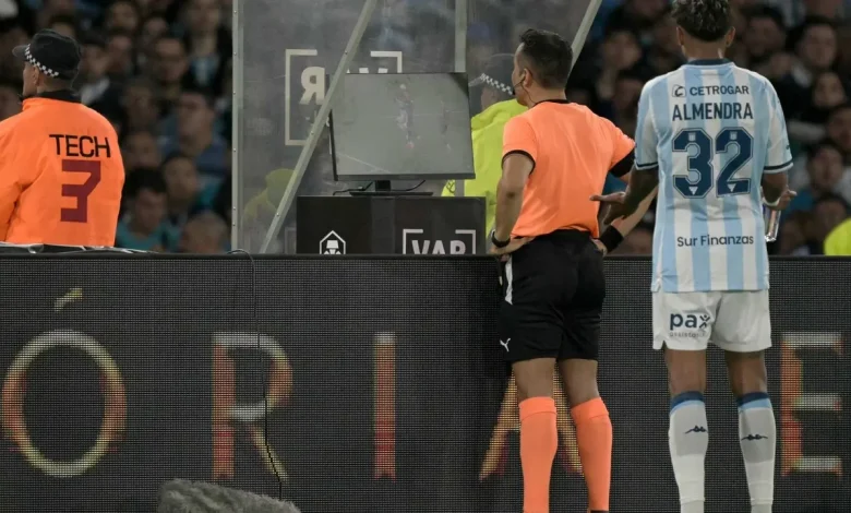 Ídolo do Flamengo detona decisão da arbitragem pela Libertadores: 'Errou feio'