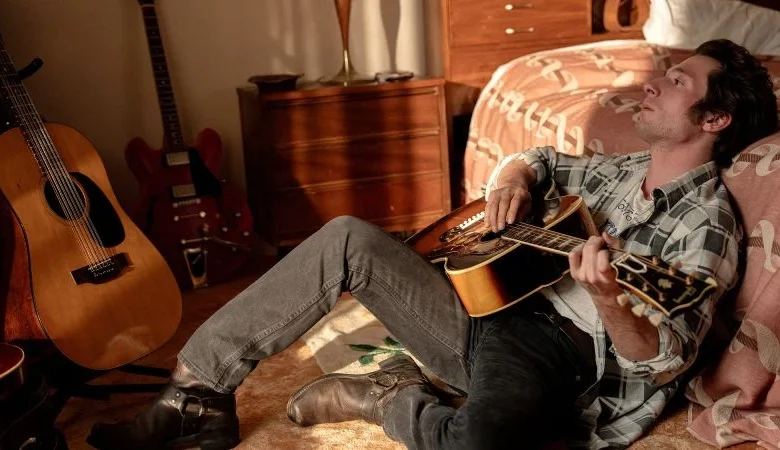 Is that you baby, or just a brilliant disguise? Dressing Jeremy Allen White as Bruce Springsteen