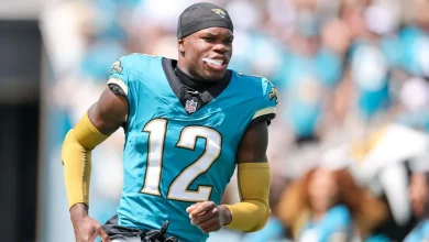 Jaguars placing two-way rookie Hunter on IR