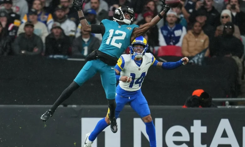 Jaguars rookie Travis Hunter has a knee injury after presumably getting hurt in practice