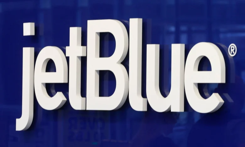 JetBlue passengers hospitalized after emergency landing in Florida