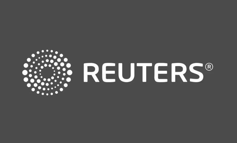 Key US mortgage rate drops to 13-month low, industry group says