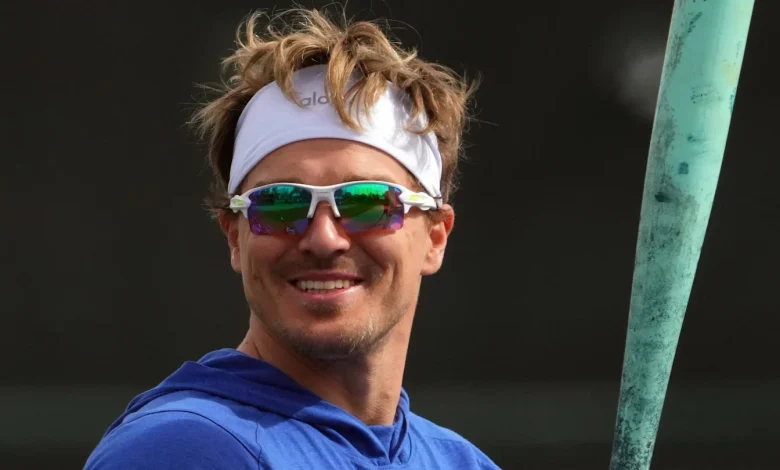 Kike Hernández rocks custom Ohtani '17' pregame fit for Shohei's Game 4 start