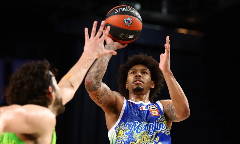 'Let them eat': Bullets stars combine for 62 in win