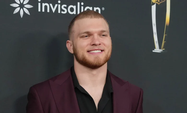 Lions Sign Star DE to Long-Term Contract Extension