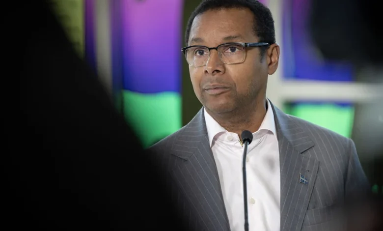 Loi 2 | Elle-même médecin, la fille de Lionel Carmant pourrait quitter le Québec