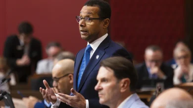 Médecin spécialiste, la fille du ministre Carmant songe à quitter le Québec