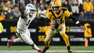 Micah Parsons says Aaron Rodgers told him during the Packers-Steelers game to buy his house in Green Bay