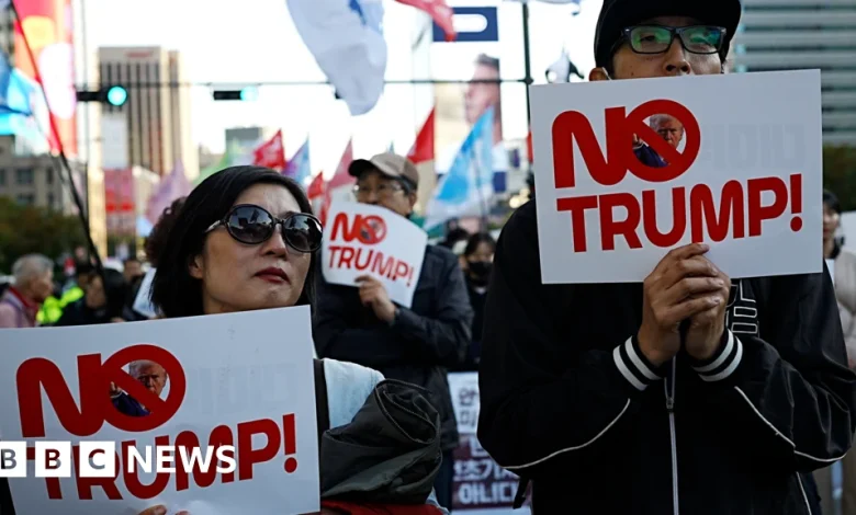 "No Trump! No China!": Caught in middle, South Korea hosts rival superpowers