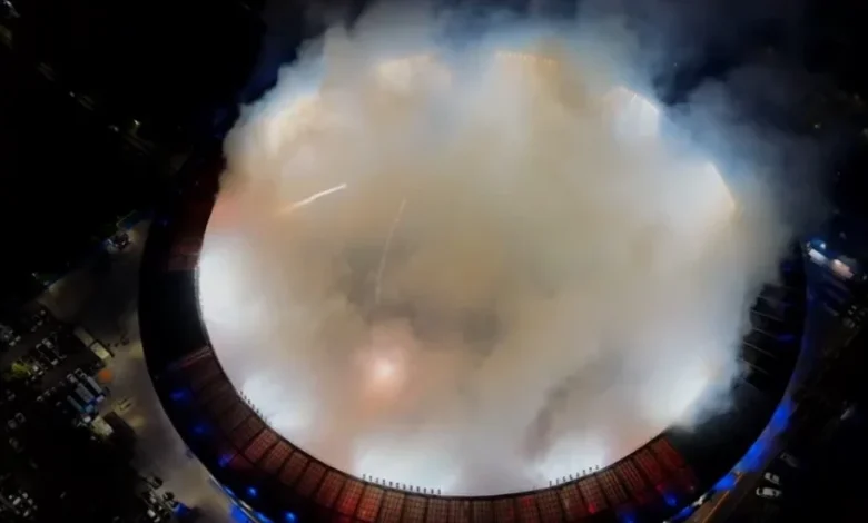 Racing x Flamengo: El Cilindro é tomado pela fumaça antes da semifinal da Libertadores