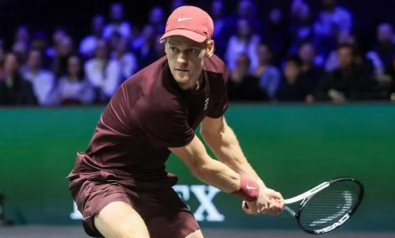 Sinner batte Cerundolo a Parigi e vola ai quarti contro Shelton. Poi l’ammissione a fine match