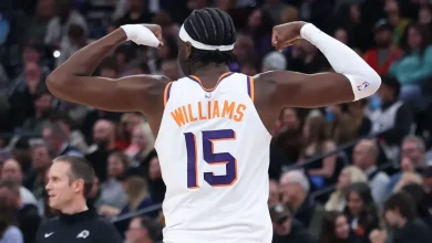 Suns vs Grizzlies updates. Devin Booker cold but Phoenix leads at half