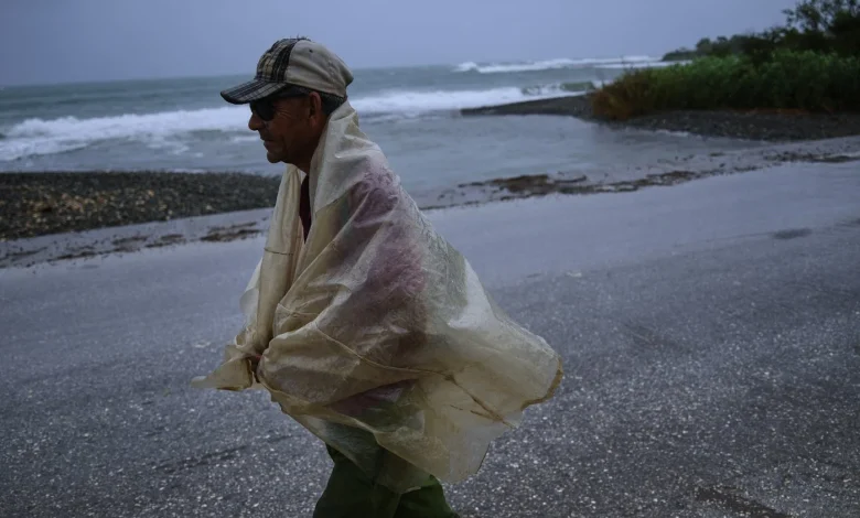 The Latest: Hundreds of thousands evacuate as Hurricane Melissa hits eastern Cuba