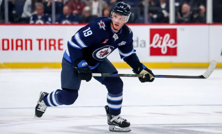 Toews says time with Blackhawks was 'definitely a dream'