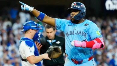 Vladimir Guerrero dispara jonrón ante Shohei Ohtani y Azulejos empatan Serie Mundial con victoria 6-2 sobre Dodgers