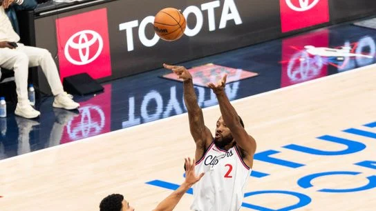 What is the takeaway from Kawhi Leonard's dominant performance over the Blazers?