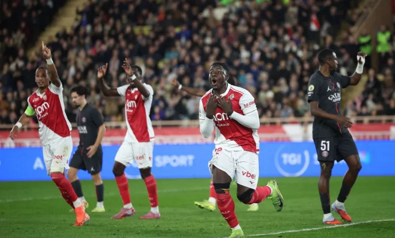 10-man Monaco hang on for narrow win as PSG drop more points in Ligue 1