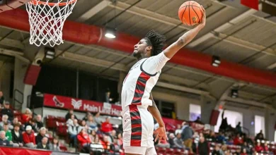 12 Players Score as Men's Basketball Downs Scarlet Raptors