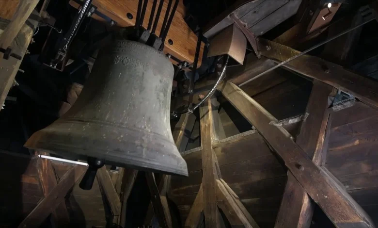 13-Novembre: les cloches de la cathédrale Notre-Dame et de quatre autres églises de Paris retentissent pour rendre hommage aux victimes
