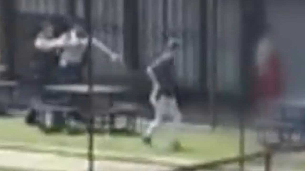 15yo tasered in high school knife drama