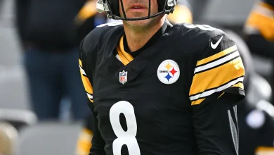 Aaron Rodgers injury update: Steelers QB hurt wrist vs. Bengals