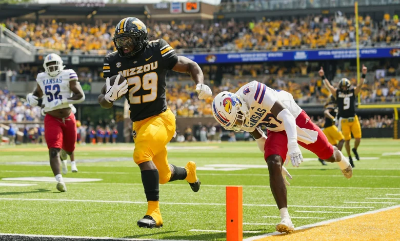 2 SEC RBs named finalists for Doak Walker Award